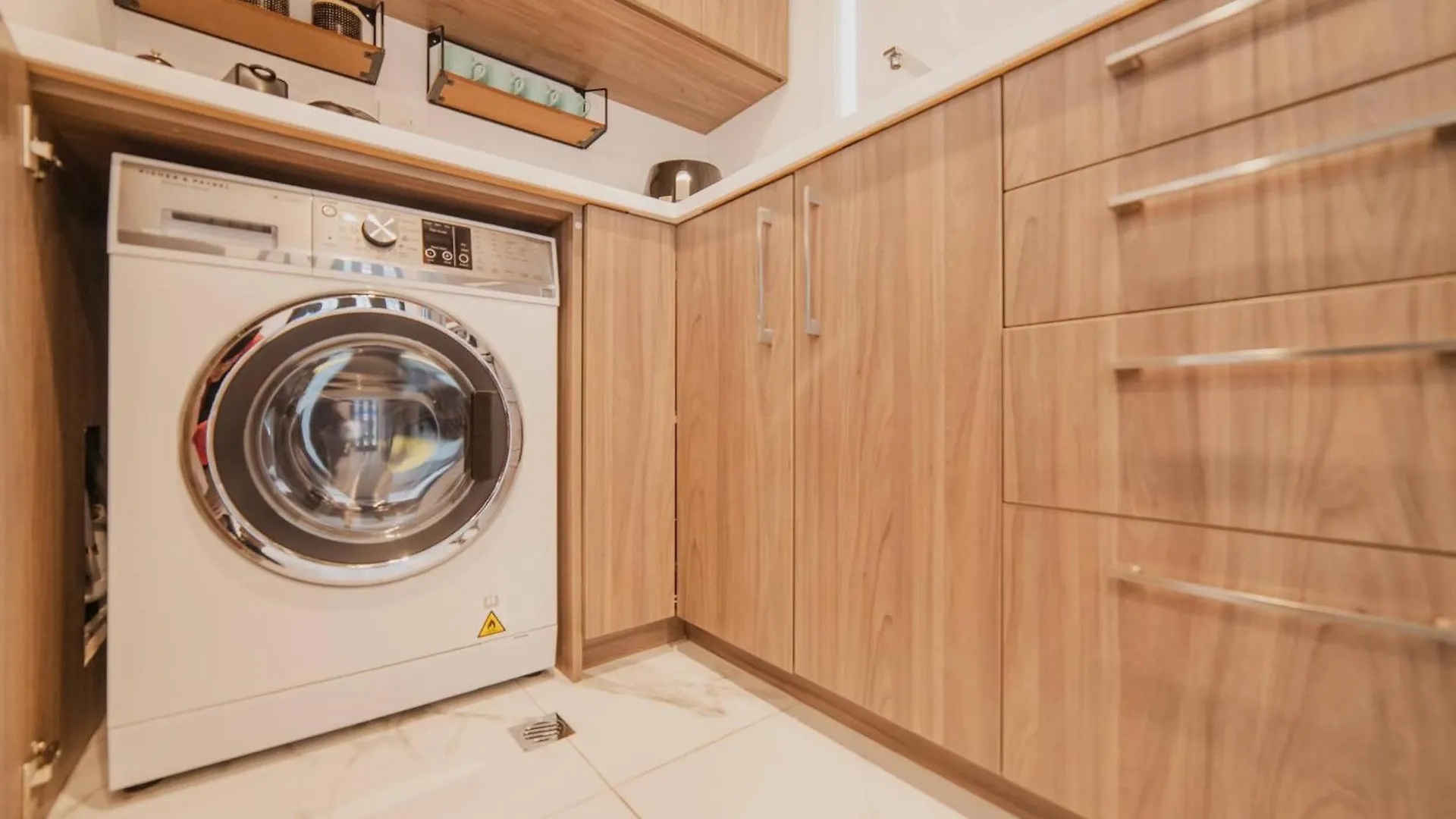 Bright City Base - 1Bed Kitchen Outdoor Space Christchurch 0*,  New Zealand