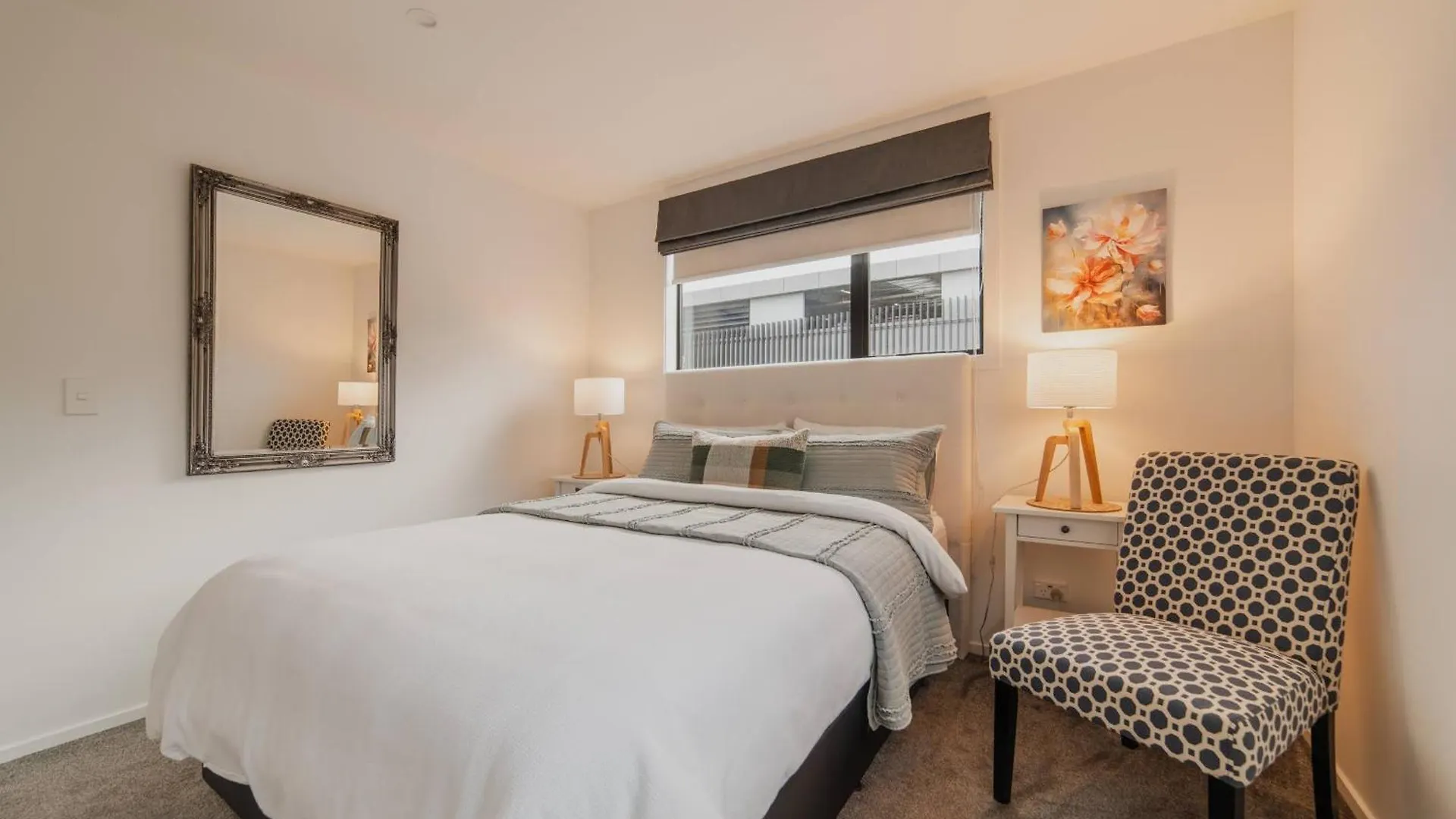Bright City Base - 1Bed Kitchen Outdoor Space Christchurch Holiday home