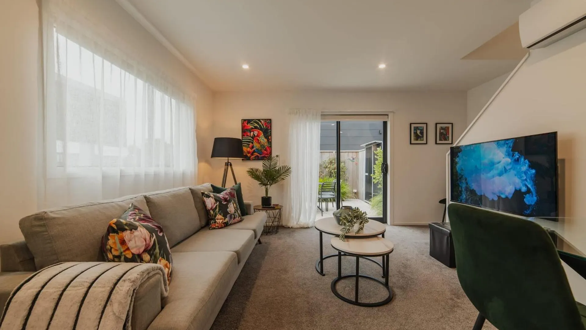 Bright City Base - 1Bed Kitchen Outdoor Space Christchurch 0*,
